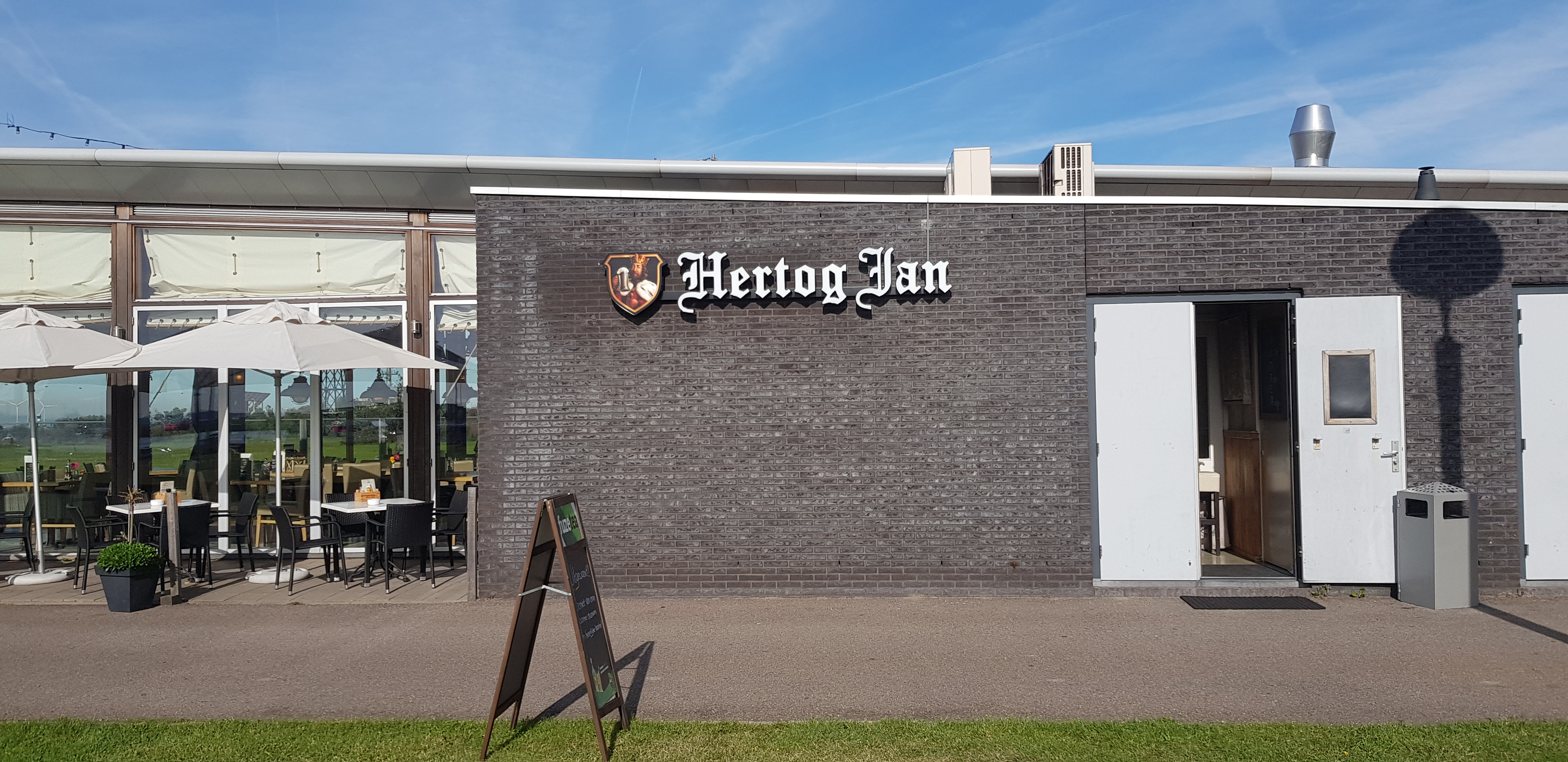 Nieuw led-logo gezet voor Hertog Jan | Benelux Sign Systems
